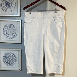 Gloria Vanderbilt Avery Pull On Skimmers Women’s Size 12 White Casual Shorts